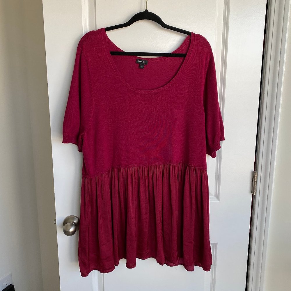 Torrid Short Sleeve Sweater Blouse Size 4